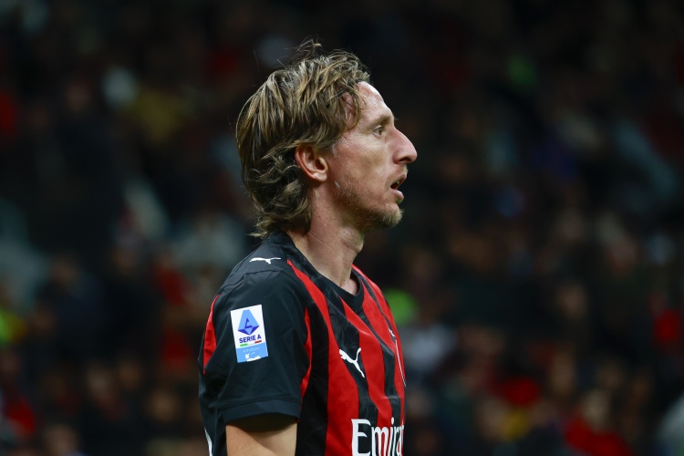 宝刀不老！米体：米兰计划续约40岁莫德里奇，合同延长至2027年