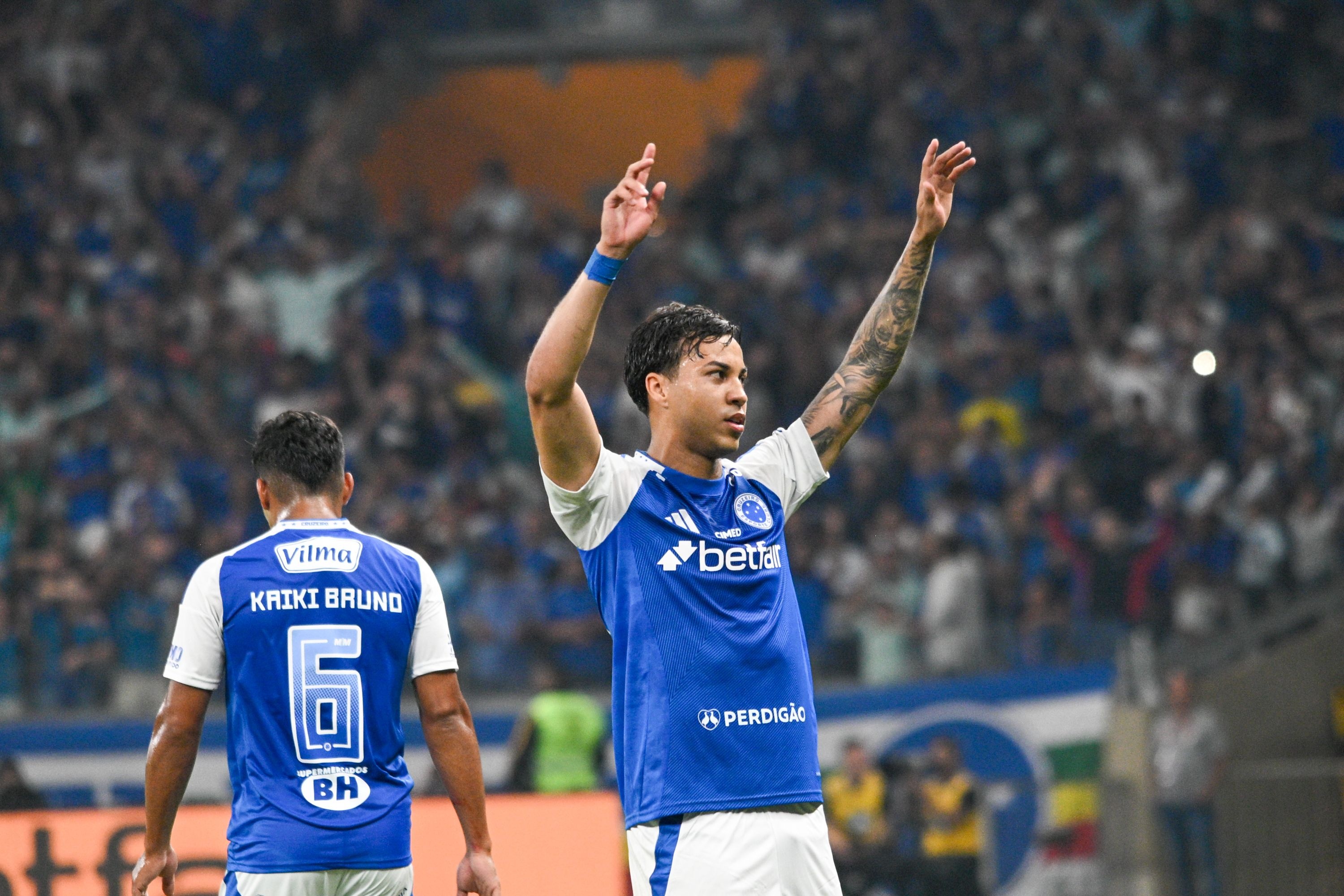 助攻1次赚500欧！为争夺金靴，尤文旧将若热给每位助攻的队友转钱